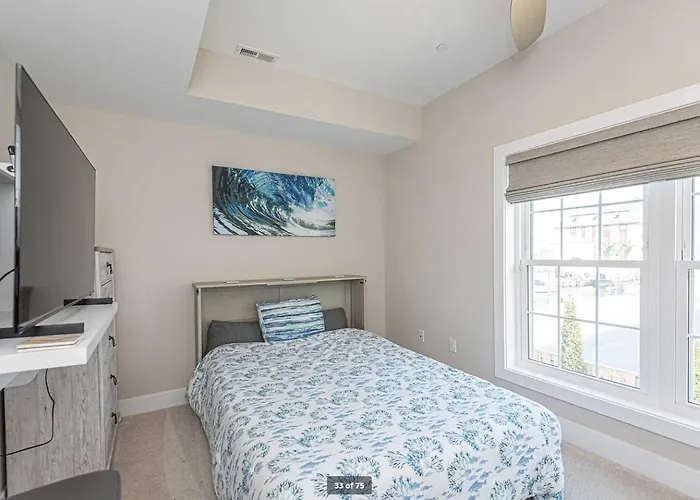 Luxury Bayfront Retreat - Exclusive Waterfront Holiday home