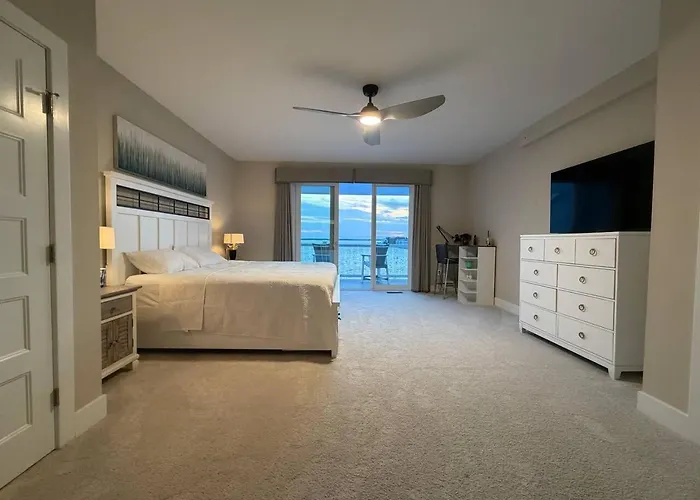 Luxury Bayfront Retreat - Exclusive Waterfront Ocean City