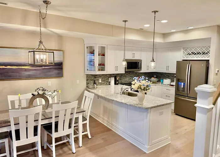 Luxury Bayfront Retreat - Exclusive Waterfront *