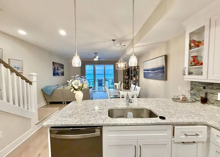 Luxury Bayfront Retreat - Exclusive Waterfront