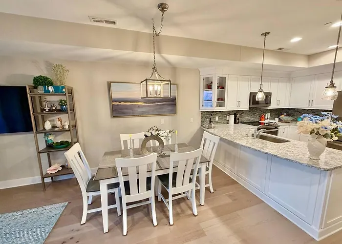 Luxury Bayfront Retreat - Exclusive Waterfront Holiday home *