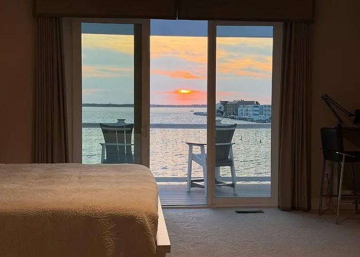 Luxury Bayfront Retreat - Exclusive Waterfront Ocean City